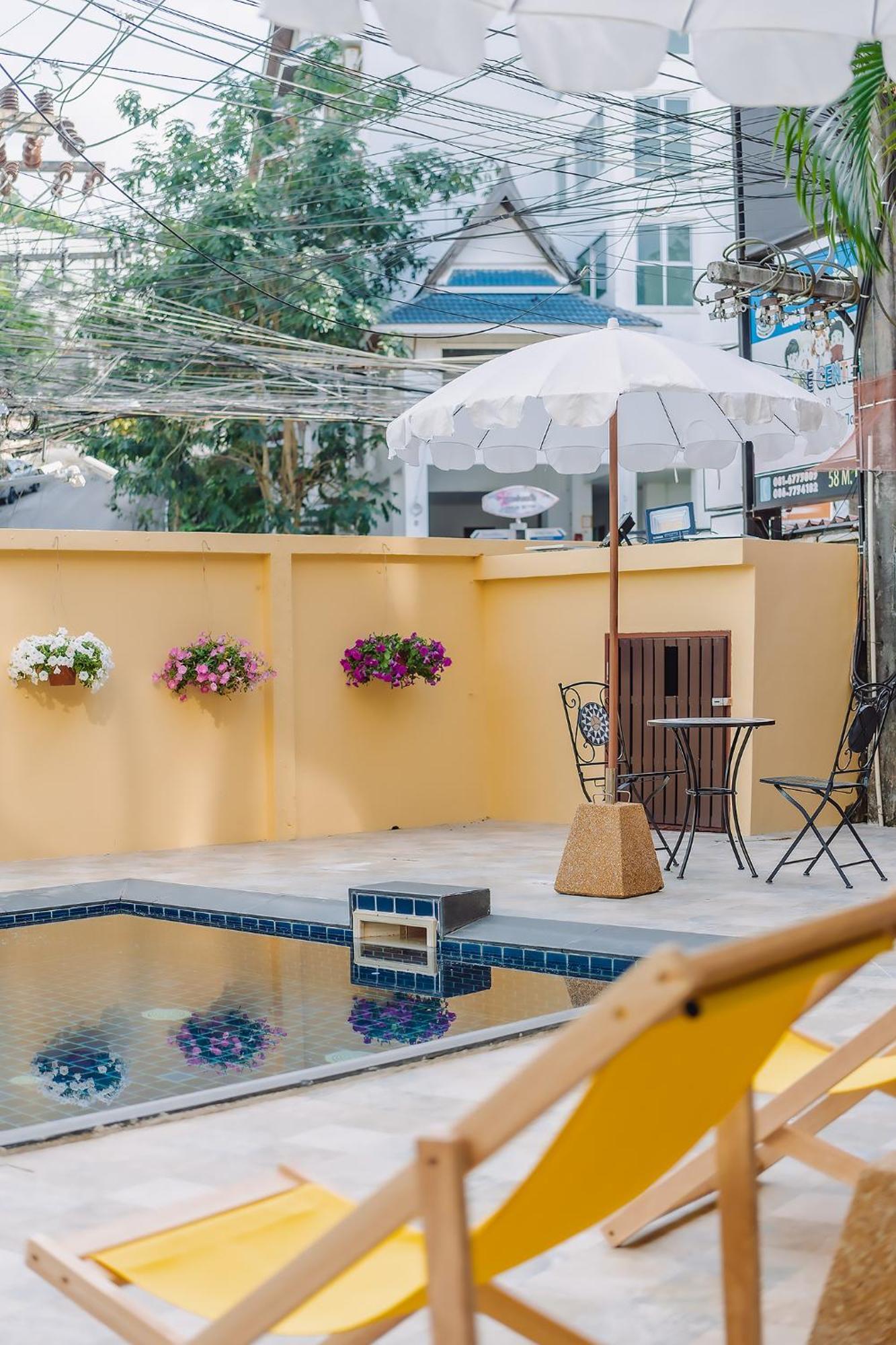 Bauman-Ville Hotel Patong Exterior photo