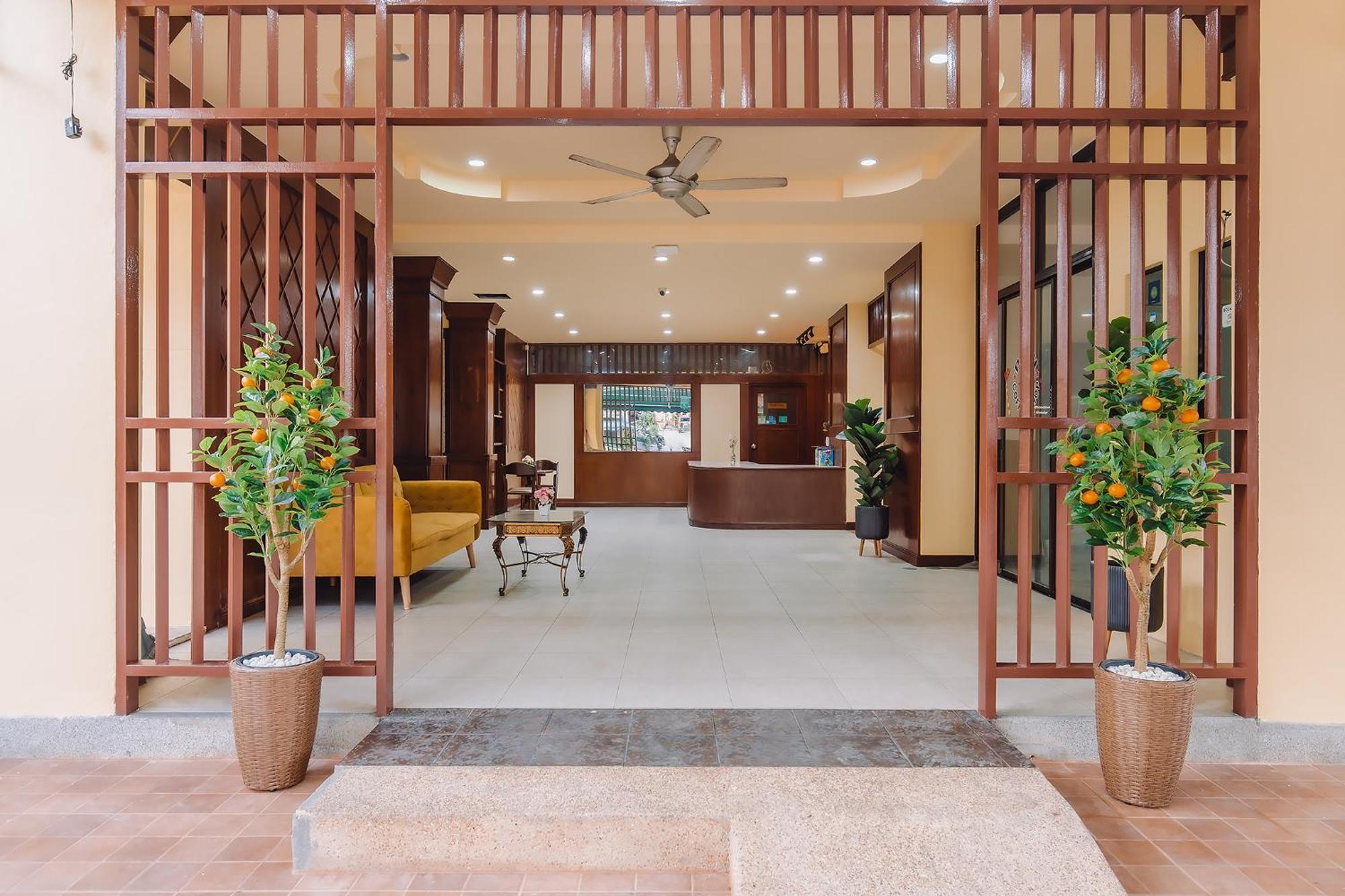 Bauman-Ville Hotel Patong Exterior photo